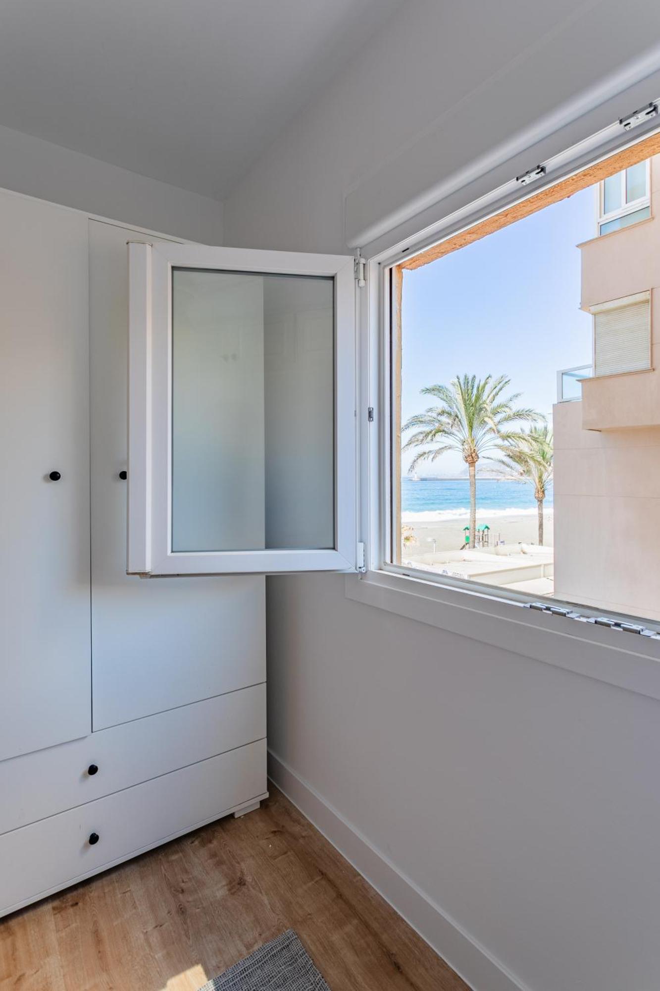 Trendyhomes Zapillo Beach - Primera Linea De Playa Almeria Ngoại thất bức ảnh